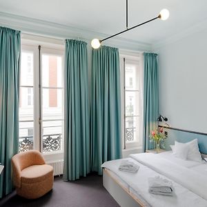 Kamer met een Queen Size Bed